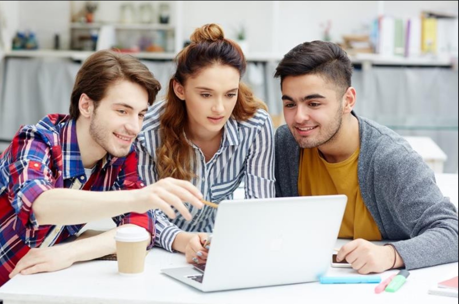 Mục tiêu của sinh viên mới: Vững kiến thức, chủ động đóng góp, ham học hỏi không ngừng
