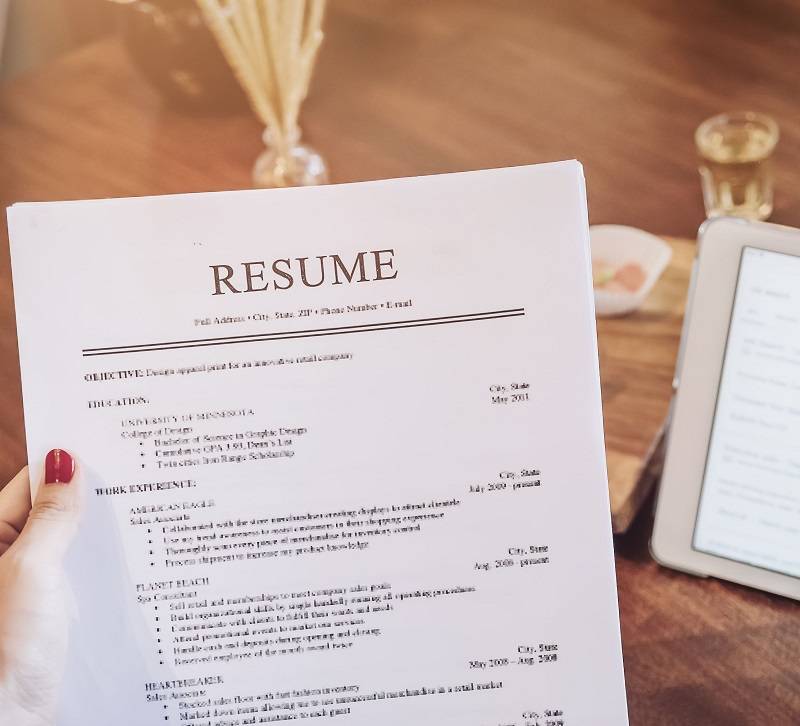 Với ngành thiết kế, sử dụng một CV Word đơn điệu có thể khiến bạn bị xem là thiếu tính sáng tạo.